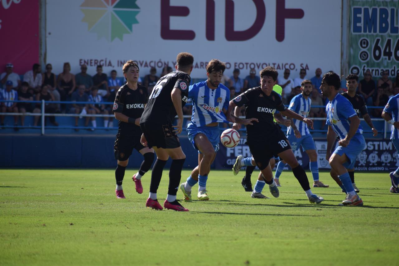 Águilas 0 - 1 Hércules > CRÓNICA: El fútbol sigue sin premiar al Águilas