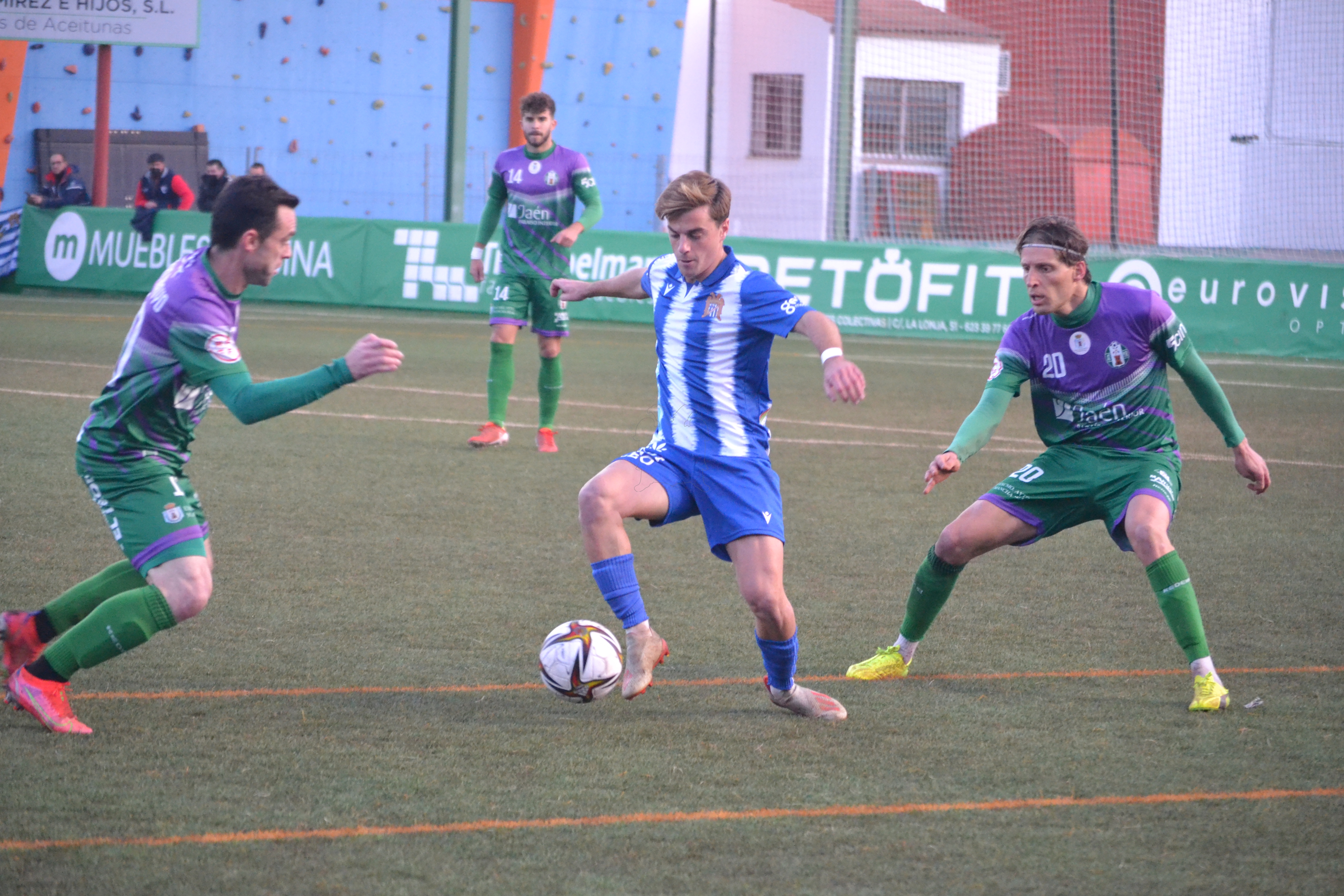 Image for Atlético Mancha Real 5 - 0 Águilas F.C. |CRÓNICA| El fútbol no debería doler tanto
