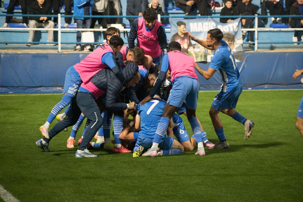 Águilas 2 - 0 La Unión / CRÓNICA // Un ‘Piponazo’ y muchísimo “Mas” para seguir haciendo historia