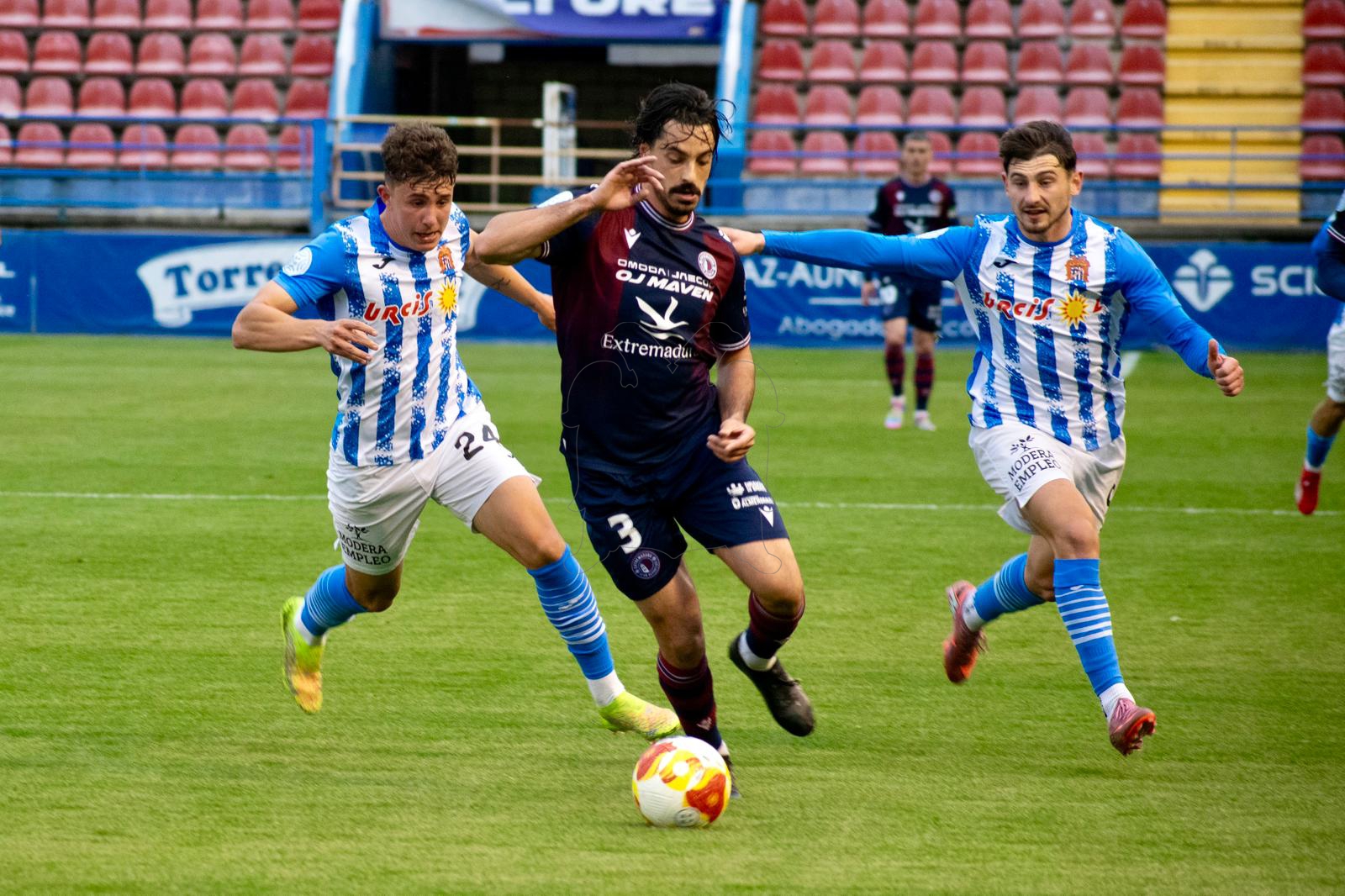 Extremadura 1 - 0 Águilas / CRÓNICA // Que un tropiezo no rompa la ilusión